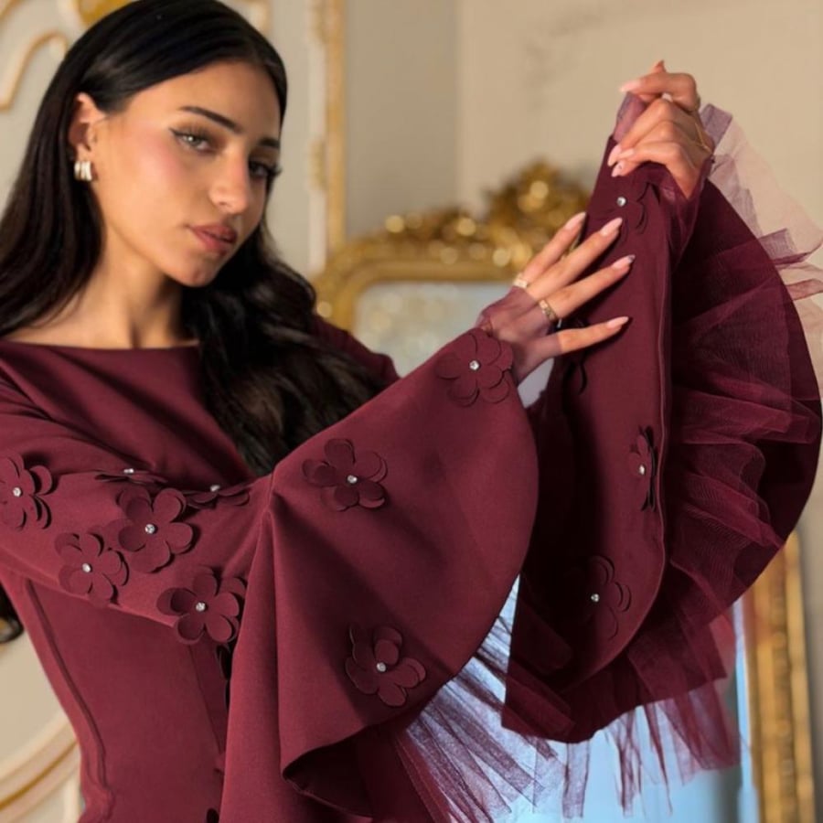 فستان اللون برغندي باربي    من متجر  جوهره MN