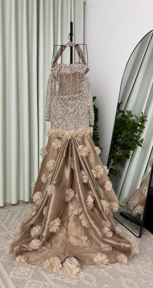 Evening dress in flesh color with beaded embroidery, crystal flower embroidery, cut lace, beaded tulle, tulle, from Jowhara MN D LA store
