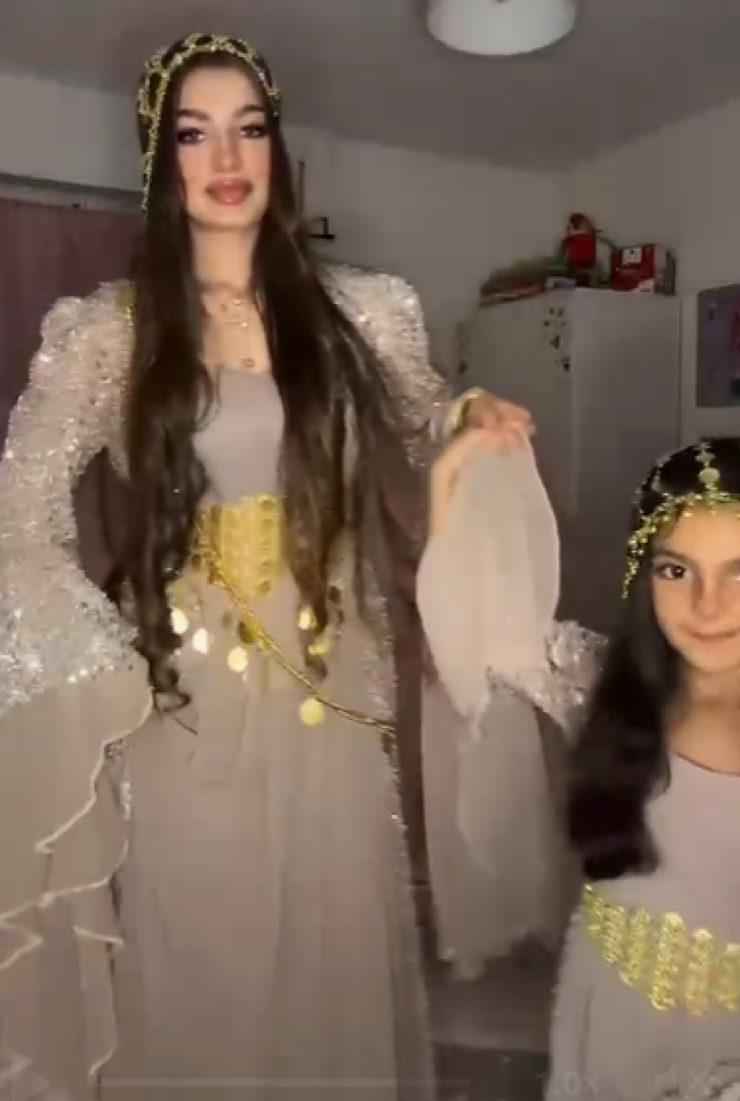فستان سهره كردي  اللون  بيج  كلفه سهره خرز و اورجنزا بطانه حرير من متجر  جوهره   LF