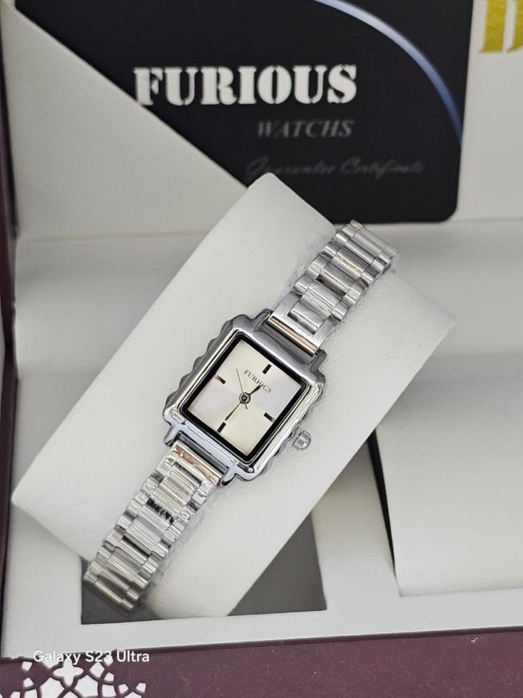 ساعة نسائية FURIOUSمن  متجر جوهره