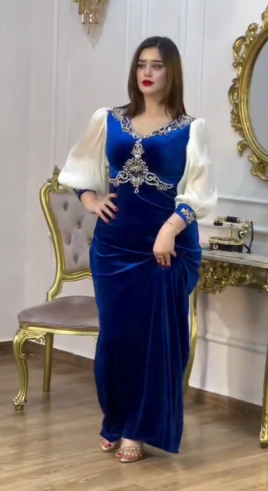 فستان سهره اللون  نيلي مخمل قطيفه شك يدوي   من متجر جوهره FR