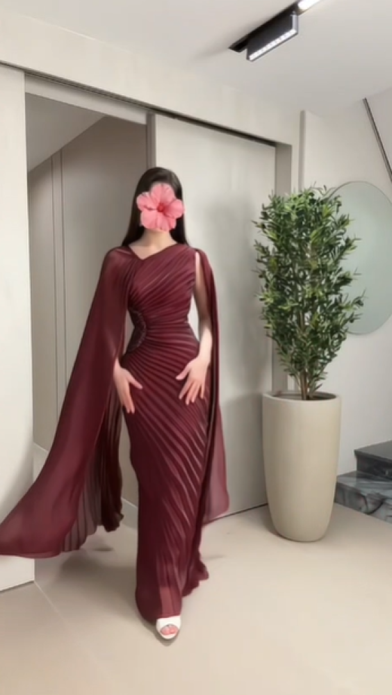 فستان سهره اللون برغندي الخامه كرنكل لمعه بيلسيه تطريز يدوي من متجر جوهره MA
