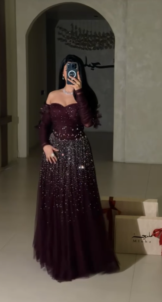 فستان سهره اللون برغندي تل وفصوص رزكون  من متجر جوهره MN