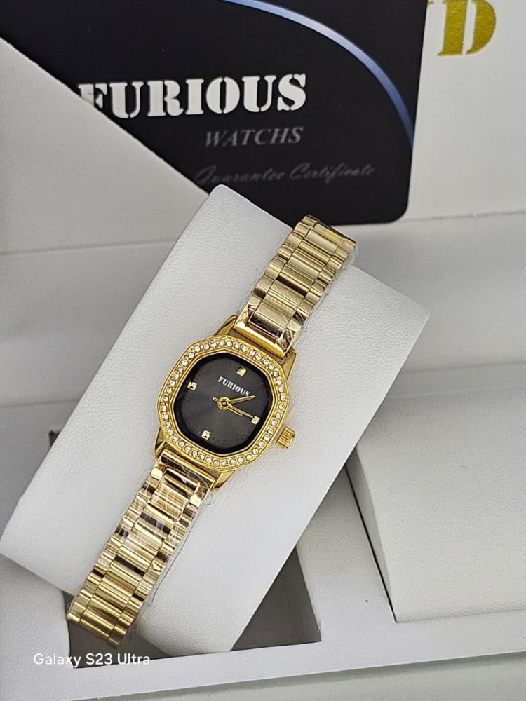 ساعة نسائية FURIOUSمن  متجر جوهره