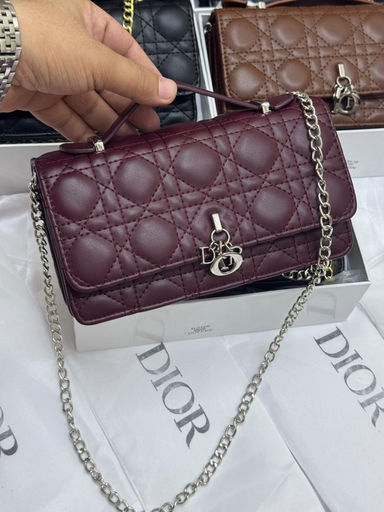 شنـطة ديور من متجر جوهره
