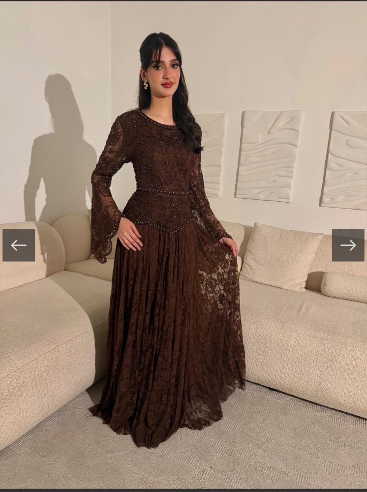 فستان سهره اللون بني خرز ودانتيل من متجر جوهره MN