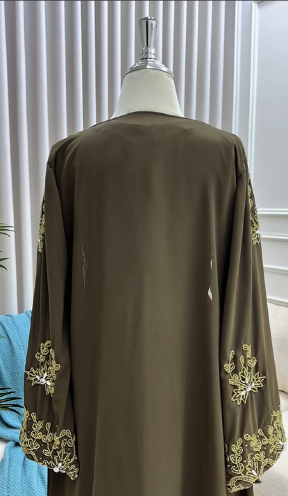 جلابية اللون زيتي الخامه جورجيت  تطريز يدوي راقي  من متجر جوهره MA