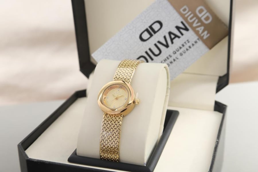 ساعة نسائية  عصريه DIUVAN  من متجر جوهره