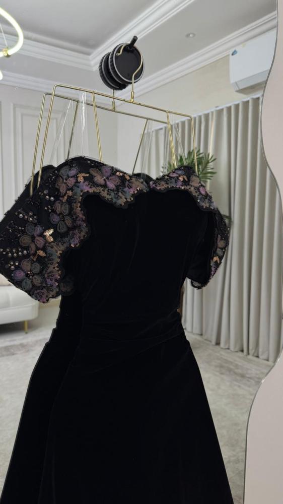 Dress in black color, fabric: taffeta, and embroidery from Jewelry Store MN