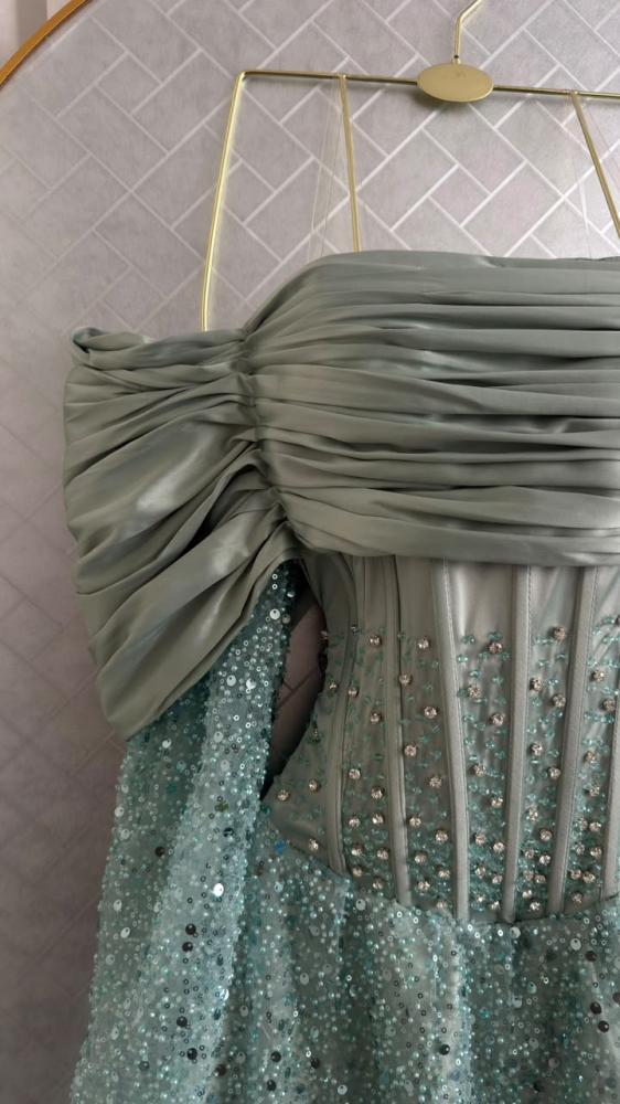 فستان سهره اللون تيفاني كردانه ترتر على لول مبطن تفته استرتش +تطريز يدوي  من متجر جوهره FD