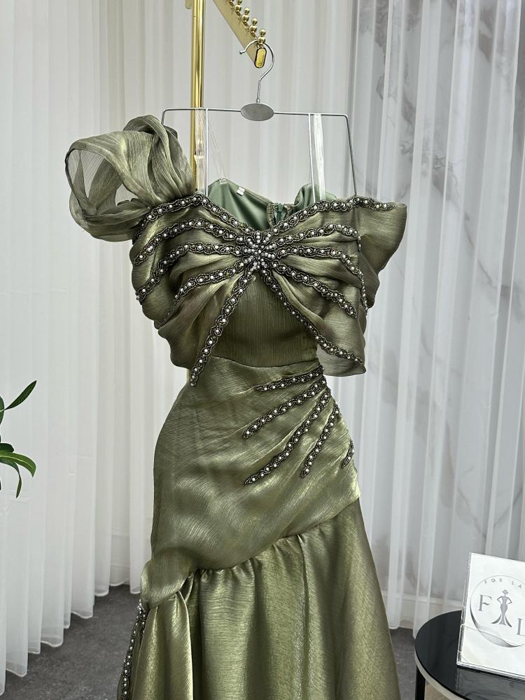 Evening dress green color fabric type organza shiny hand embroidery FR