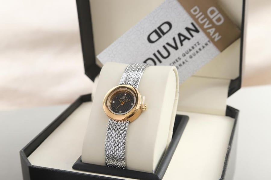 ساعة نسائية  عصريه DIUVAN  من متجر جوهره
