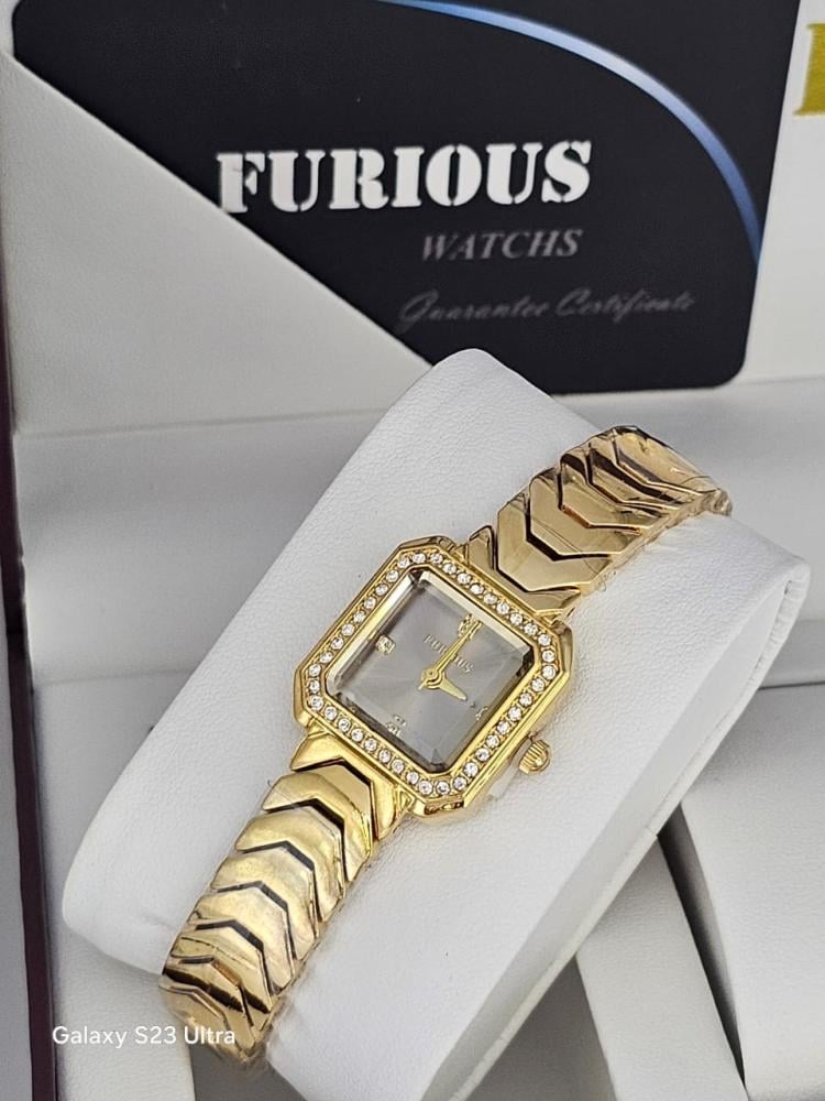 ساعة نسائية FURIOUSمن  متجر جوهره