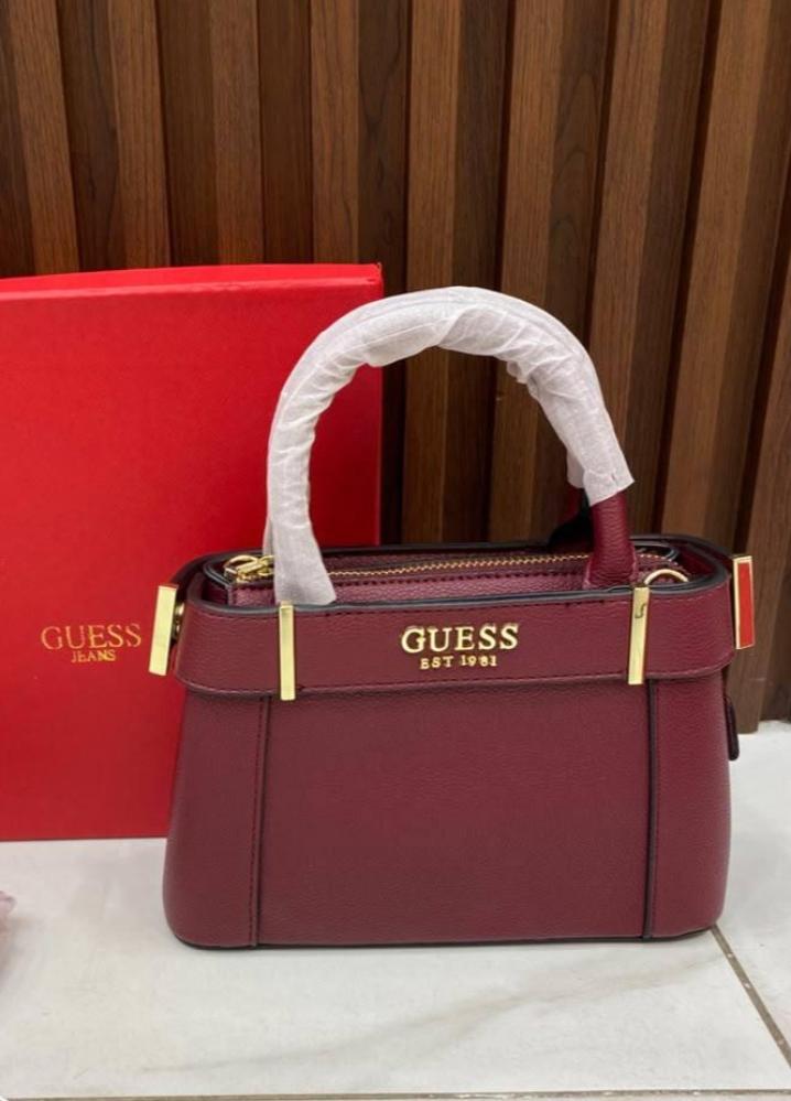 شنـطة GUESS من متجر جوهره