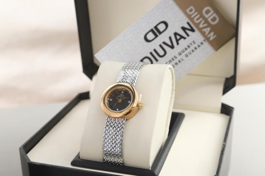ساعة نسائية  عصريه DIUVAN  من متجر جوهره