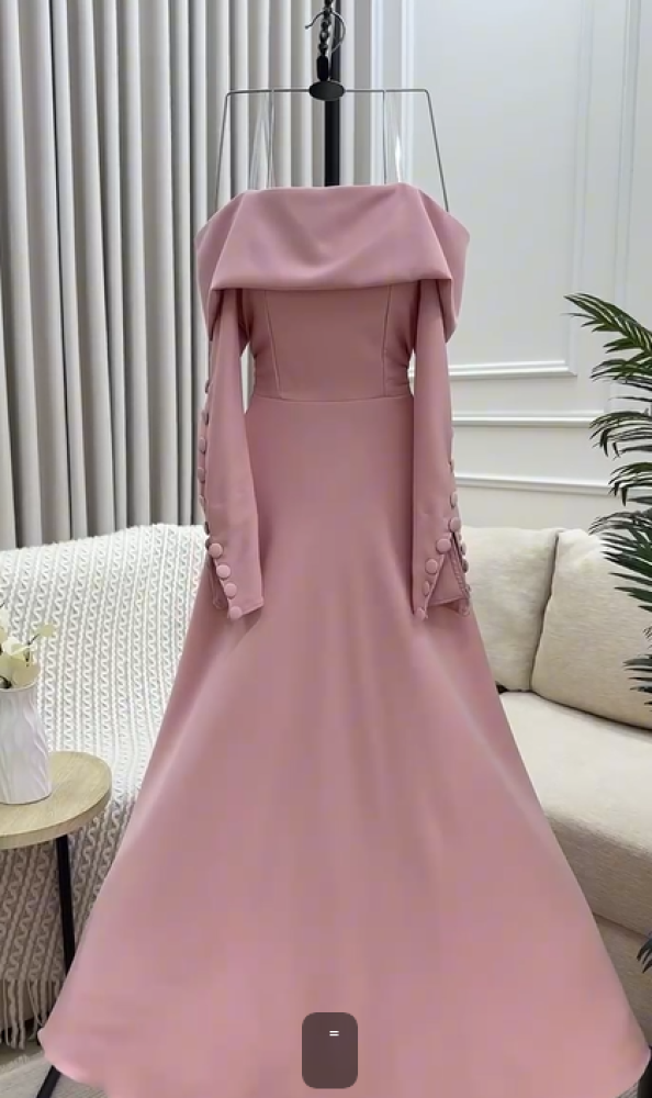 فستان سهره نسائي طويل بلون لحمي بتصميم أوف شولدر وأكمام مزينة بأزرار