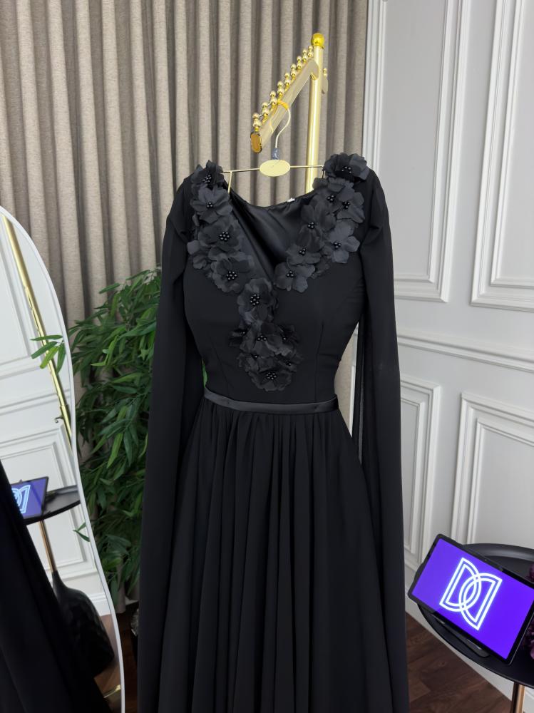فستان اسود للحوامل