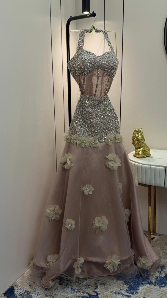 Evening dress in flesh color with beaded embroidery, crystal flower embroidery, cut lace, beaded tulle, tulle, from Jowhara MN D LA store