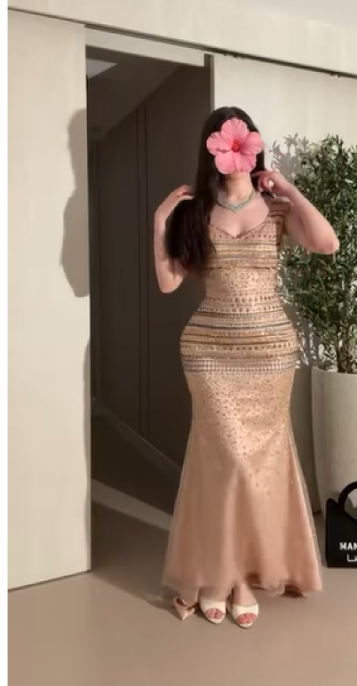فستان سهره  اللون  لحمي خرز من  متجر جوهره MN