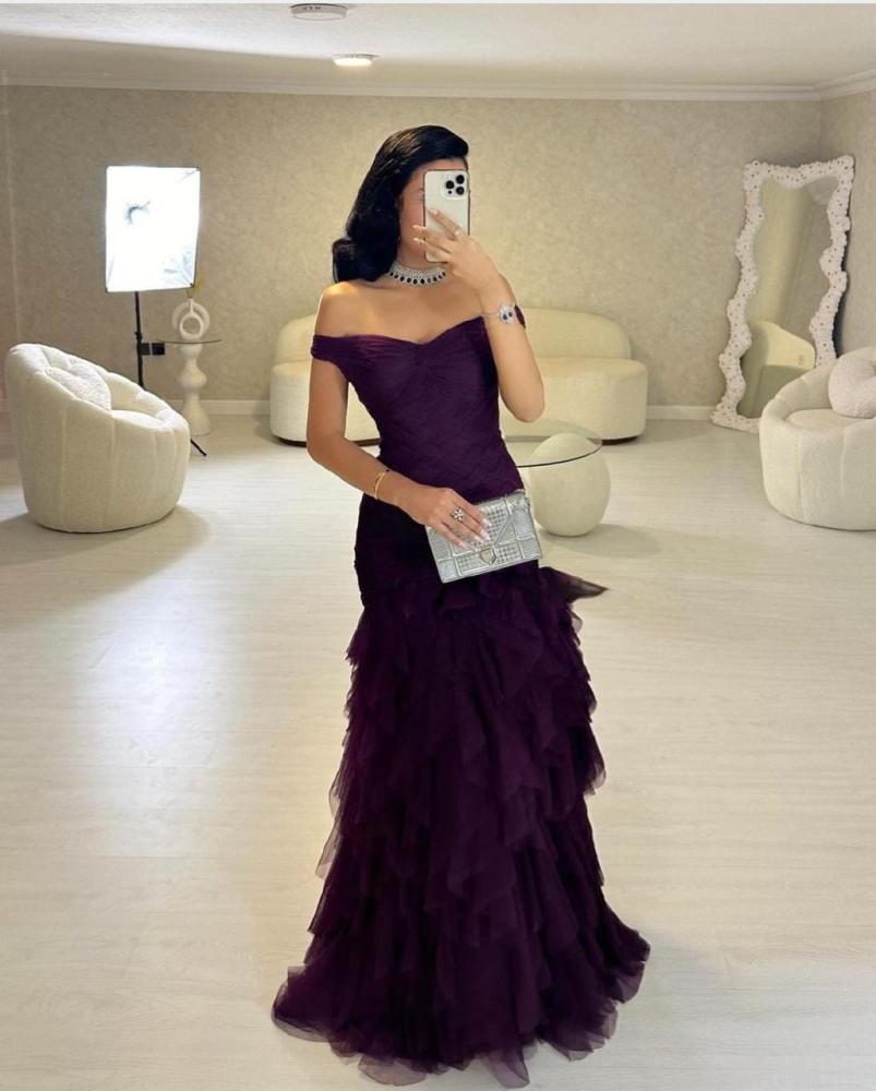 فستان سهره عنابي