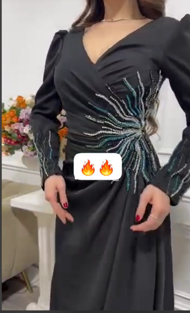 فستان سهره  اللون  اسود  باربي .تطريز يدوي  على القماش من متجر جوهره BS