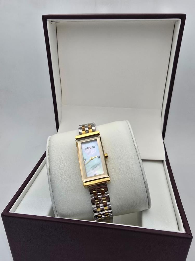 ساعة نسائية GUCCI  من  متجر جوهره