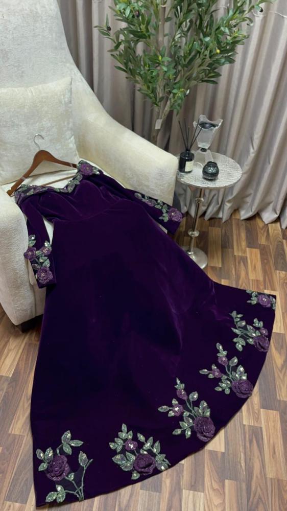 فستان سهره اللون بنفسجي الخامه جوخ الاطراف كلفه ورود من متجر جوهره LF MN LV