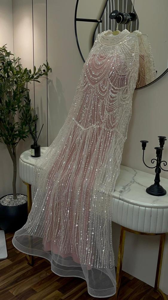 Evening dress in beige and black color, embroidered mesh with beads, and lining made of Barbie fabric, stretch lining from Jewel Store MN MA BS