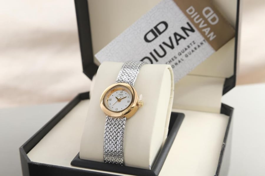 ساعة نسائية  عصريه DIUVAN  من متجر جوهره