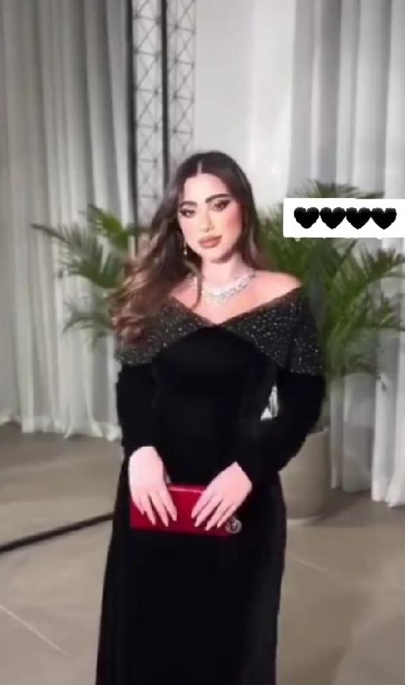 فستان اسود ناعم  الخامه  ،مخمل كوري الاصلي دبل كلوش تل لمعه كرستال