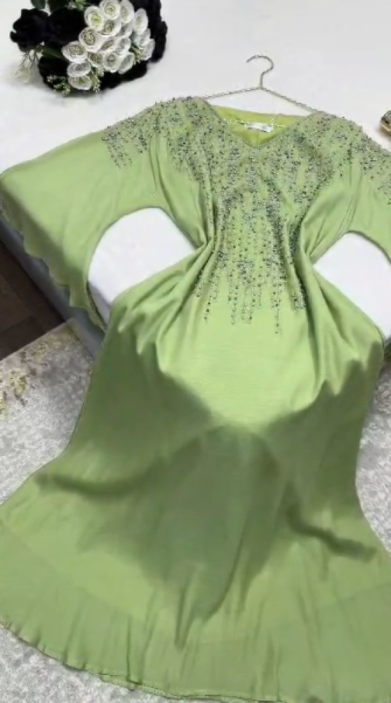 جلابية  اللون بني كحلي تيفاني ابيض شيفون مطرز   من متجر  جوهره AR