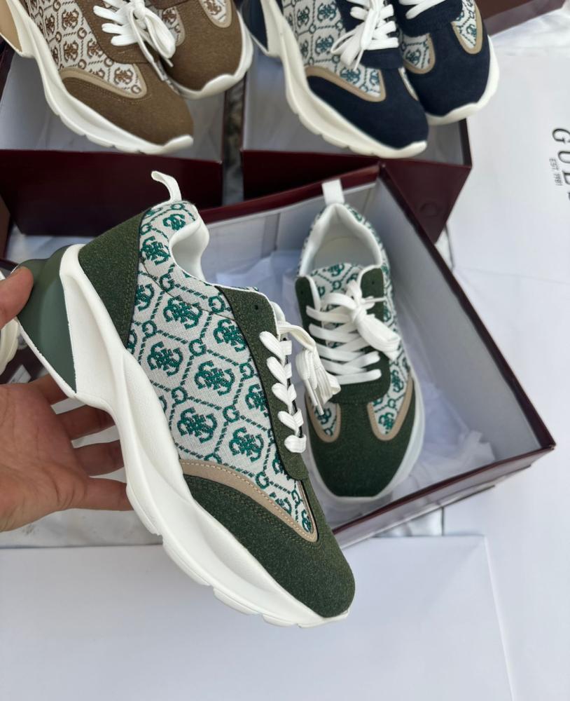 احذية  سبورت  GUESS من متجر جوهره