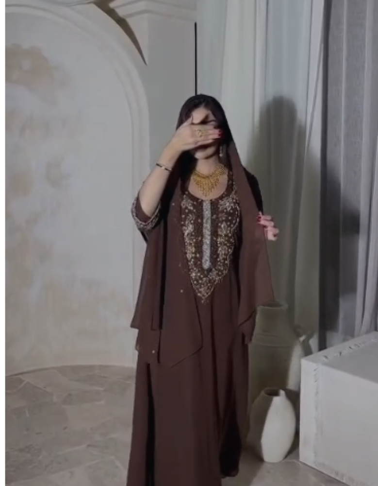 جلابية  بني  شيفون مطرزه بخرز شغل يد   من متجر جوهره  MN