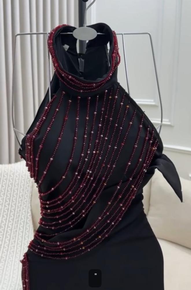 فستان سهره اسود تطريز راقي بالخرز مع فتحه على الجنب