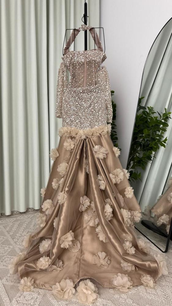 Evening dress in flesh color with beaded embroidery, crystal flower embroidery, cut lace, beaded tulle, tulle, from Jowhara MN D LA store