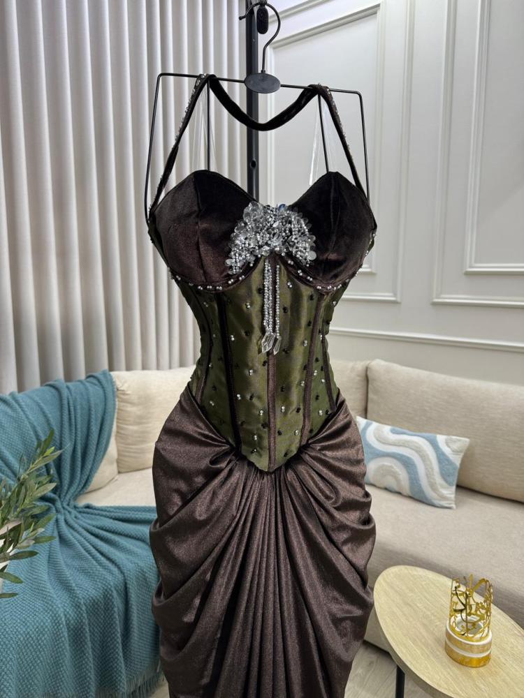 Evening dress in olive color velvet original from Jewel Store DN