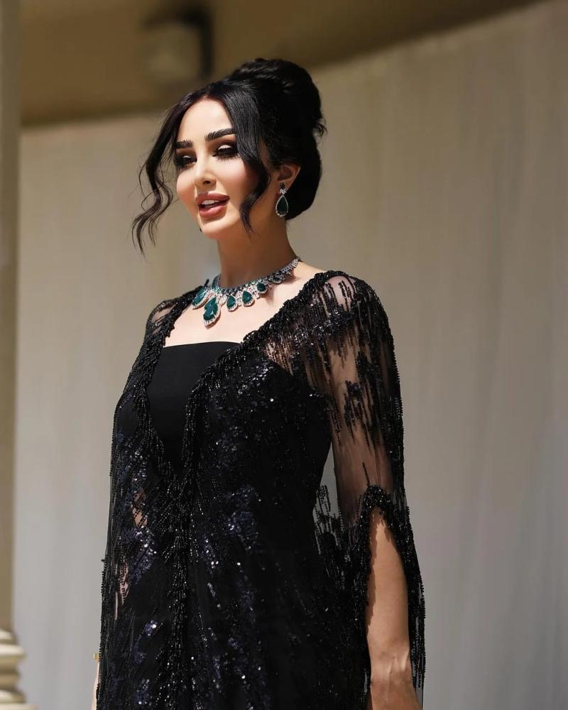فستان اسود كلفه تطريز بطانه كريب استرتش من متجر جوهره L