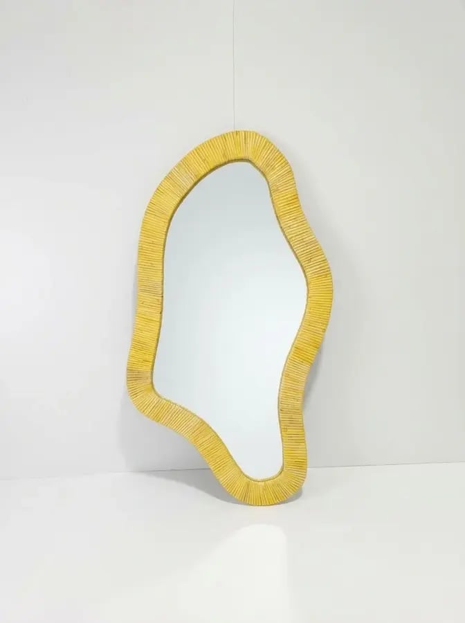 'طقم مرآيا جدارية بإطار مزخرف بتصميم أنيق وعصري (81 × 42سم )