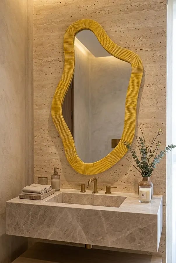 'طقم مرآيا جدارية بإطار مزخرف بتصميم أنيق وعصري (81 × 42سم )