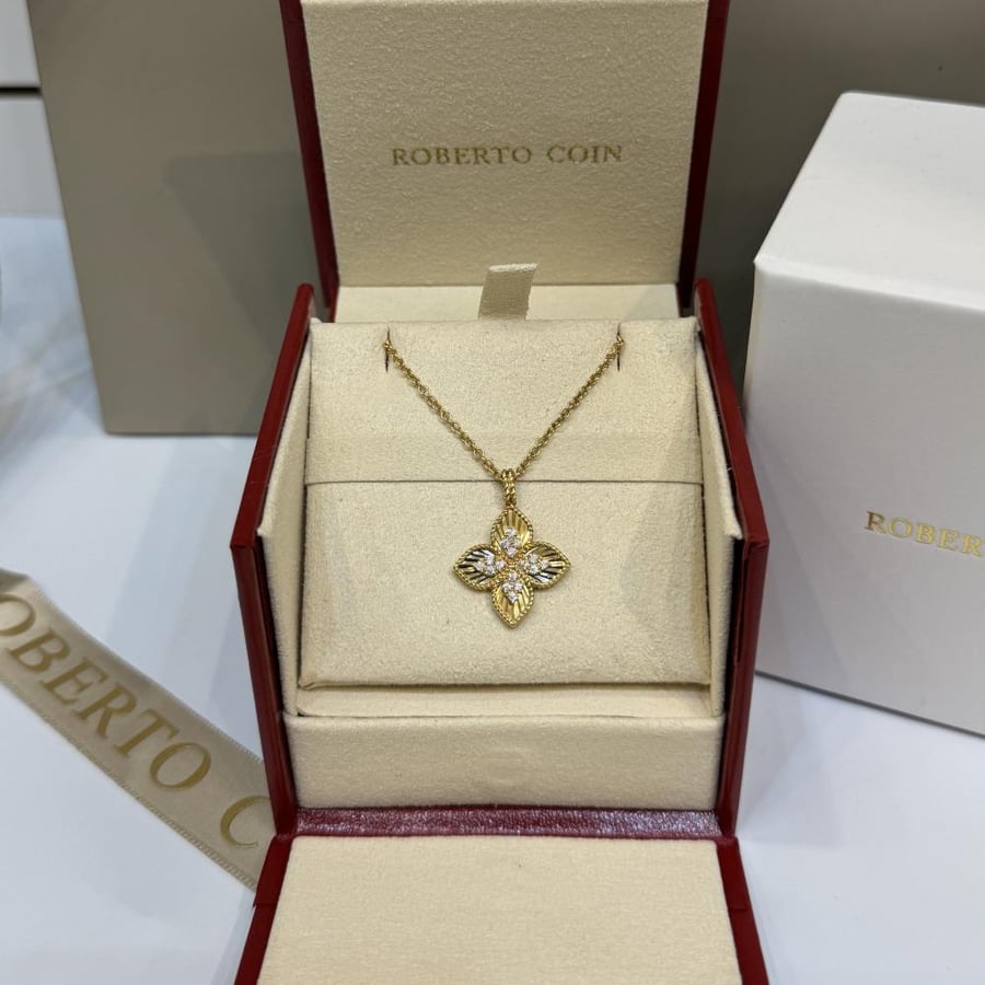 Gold necklace design ROBERTO COIN