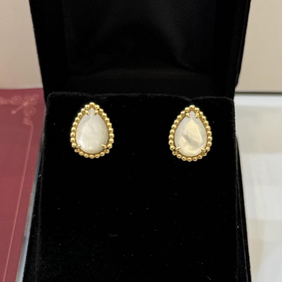 حلق ذهب تصميم BOUCHERO صدفي