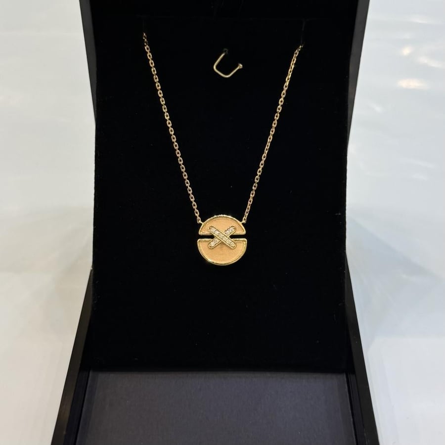Gold ring design CHAUM Bank