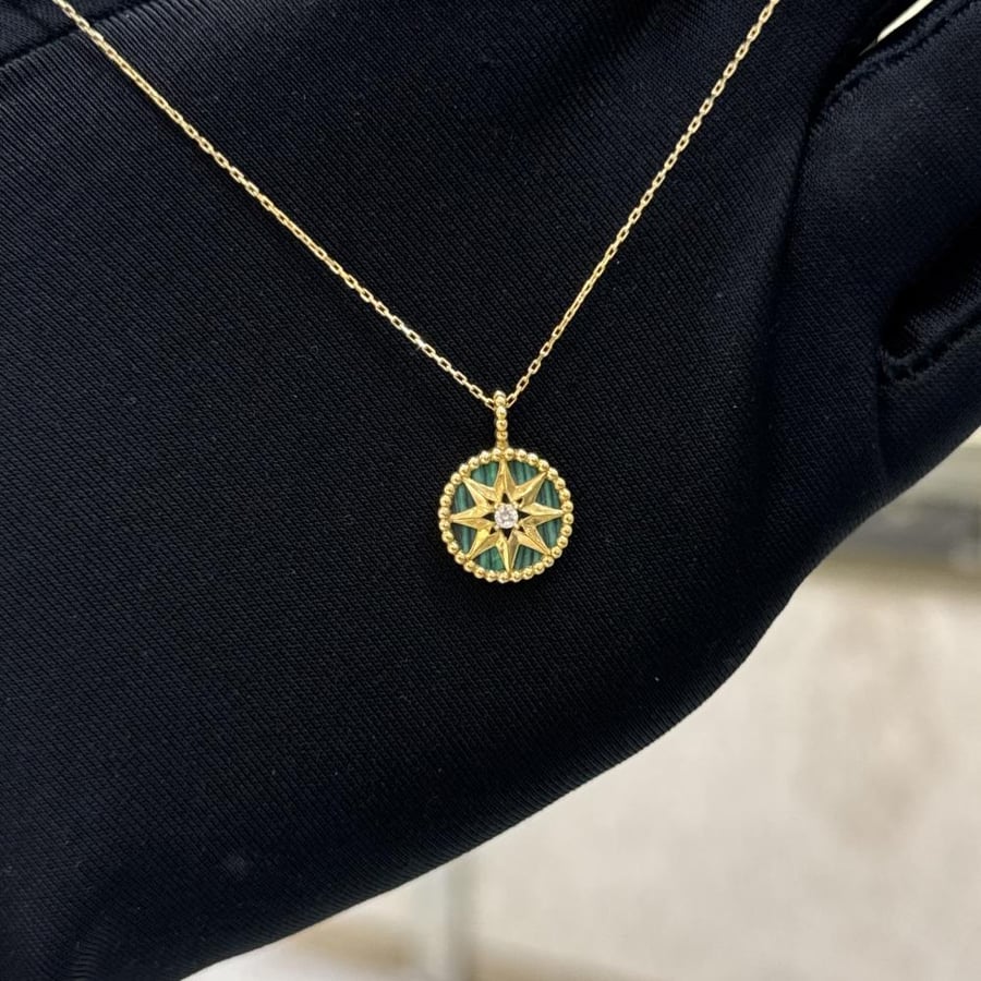 Gold necklace design DIO green
