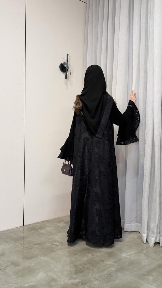 عباية نص كالوش