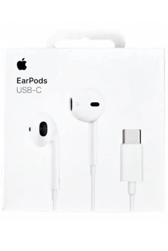 Wired Type C input earphone with high quality and clarity - without Bluetooth - two-year warranty