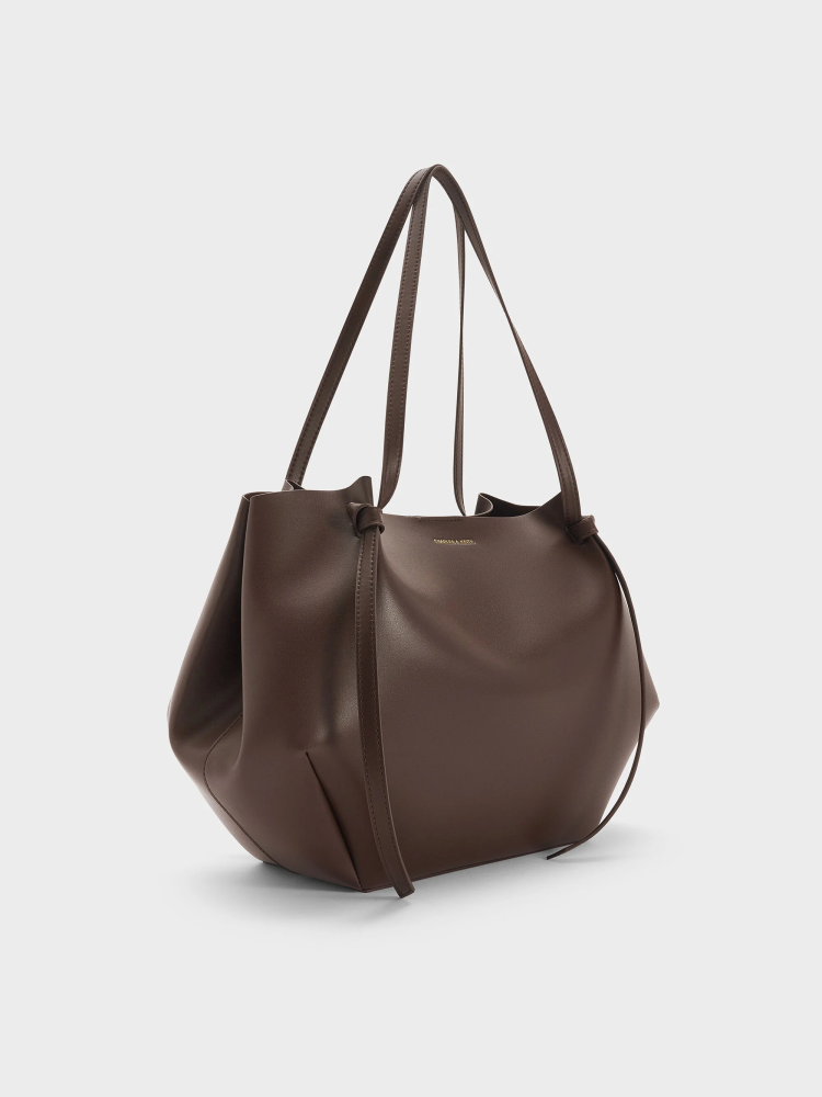 حقيبة تشارلز اند كيث charles and keith