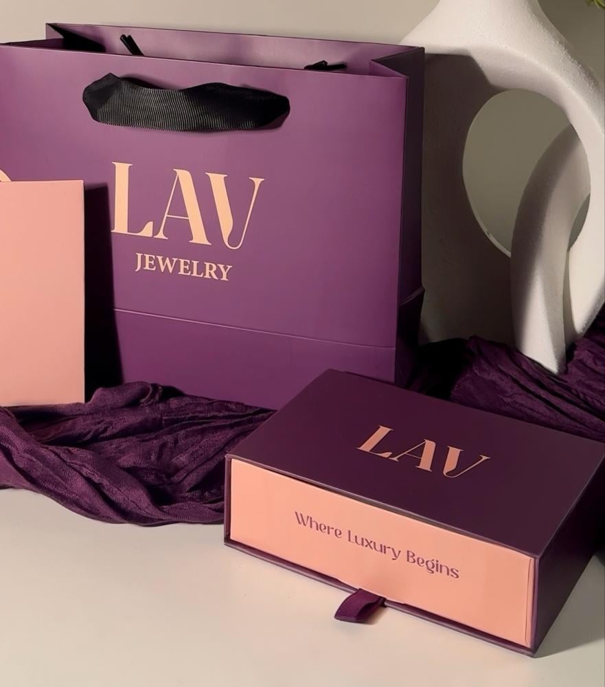 حلق لاف أوفال - LAV Oval - فضة عيار 925 متدلي بأحجار الباغيت