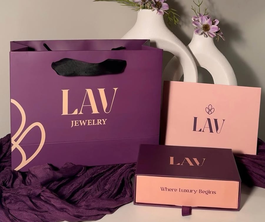 حلق لاف ستار - LAV Star - فضة عيار 925 بتصميم نجمة الشمال