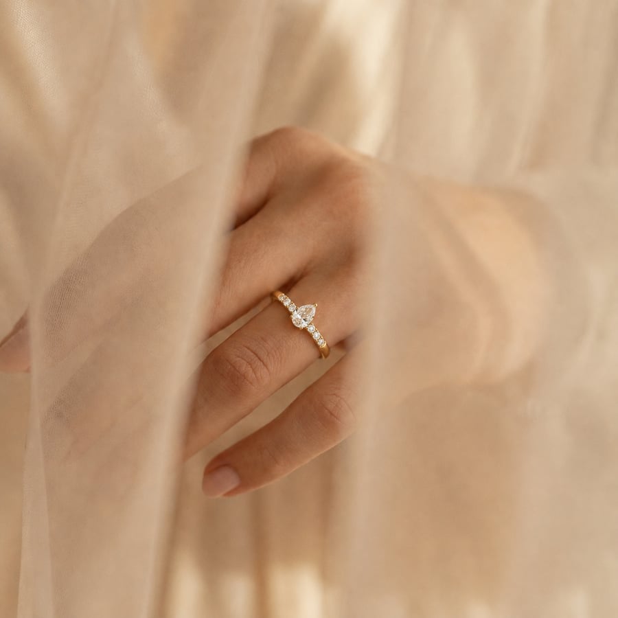 Sharly 18K Gold & Diamond Ring – JHRR0260DYDSH