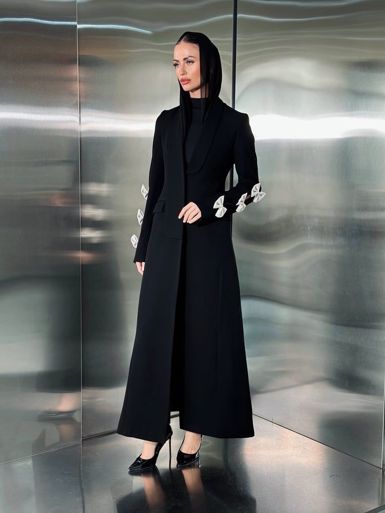Velora | Black